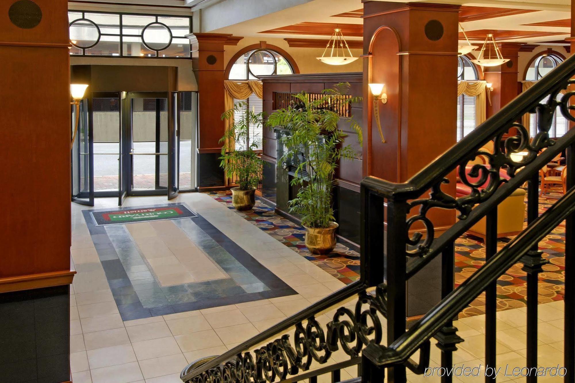 Courtyard By Marriott Downtown 3*