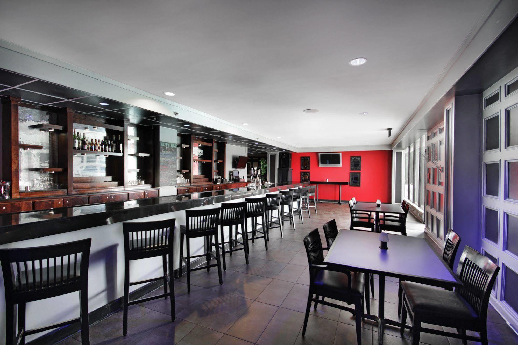 Hotel Wyndham Garden Downtown