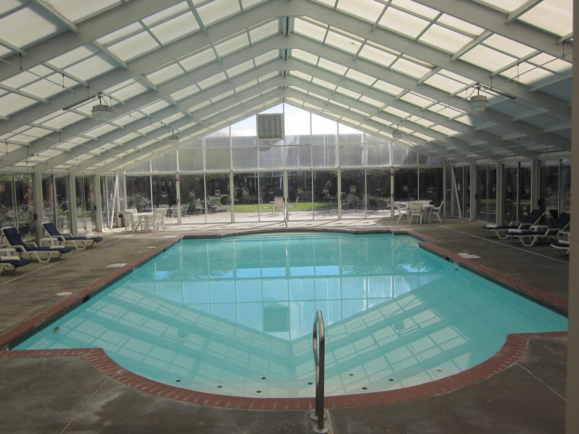 Hotel Quality Wright - Airport 3*