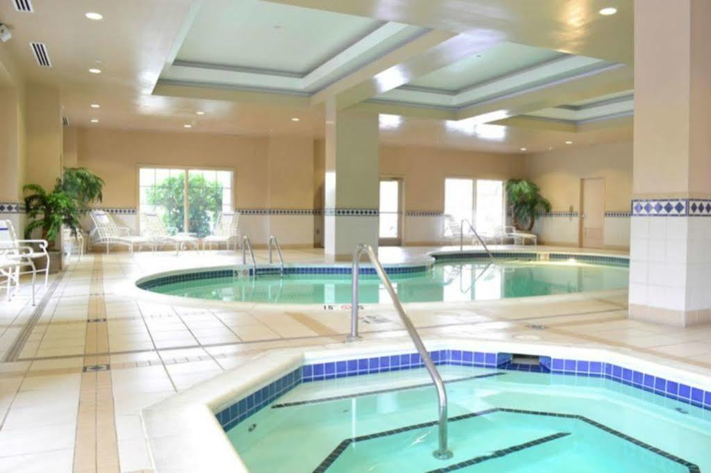 Hotel Delta By Marriott Airport 4*