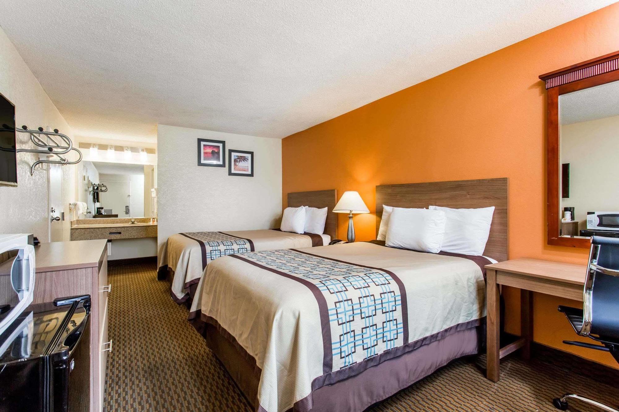 Hotel Delta By Marriott Airport