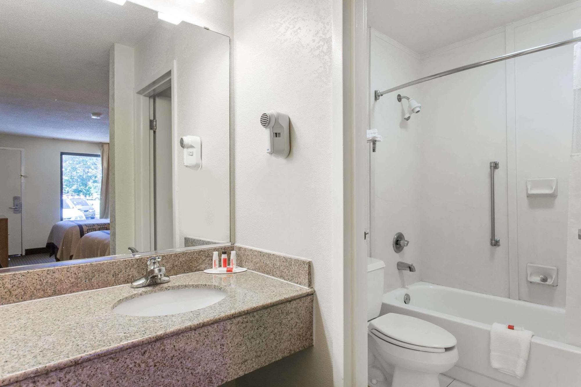 Delta By Marriott Airport Hotel 4*