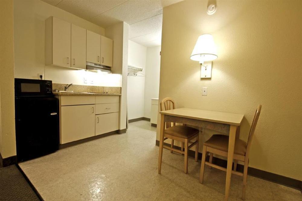 Hotel 6-norfolk, Va