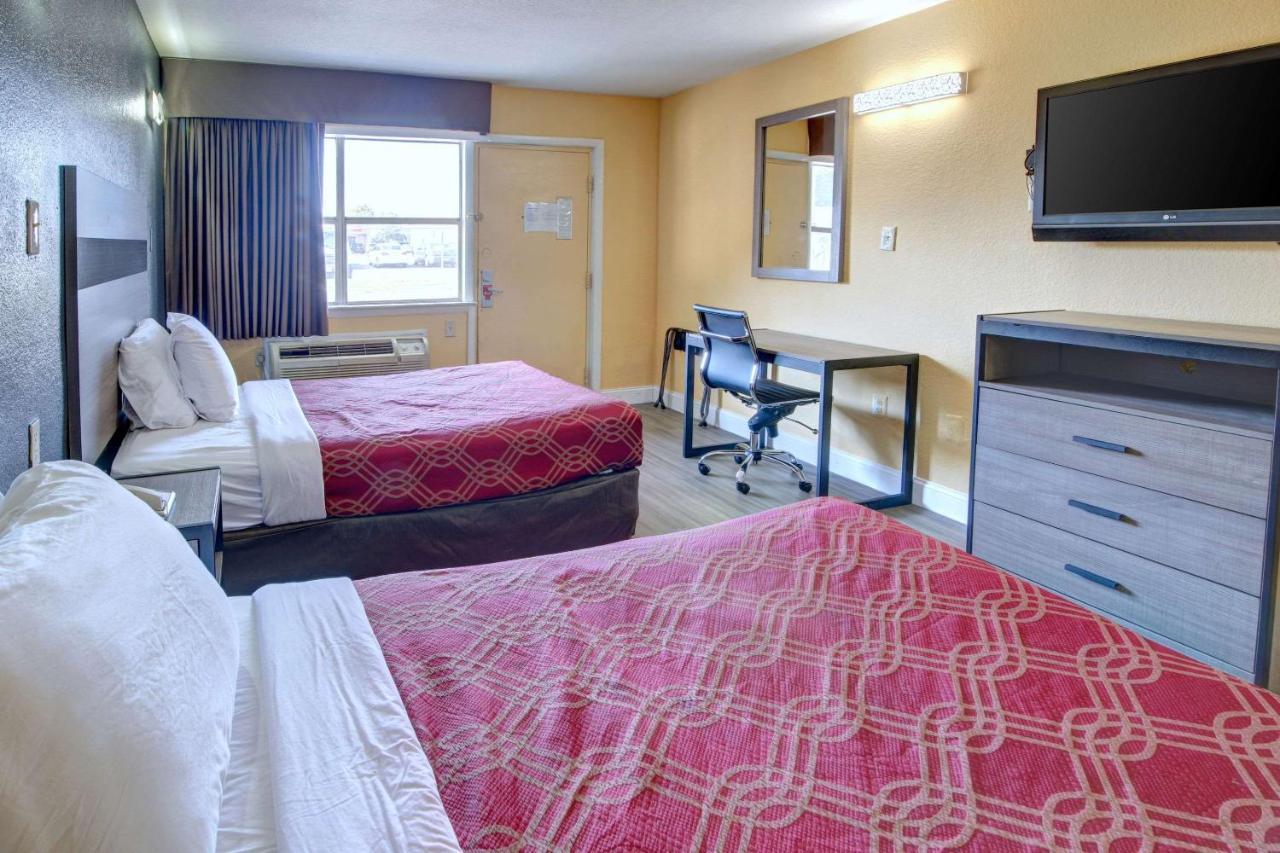 Econo At Military Circle Lodge Norfolk