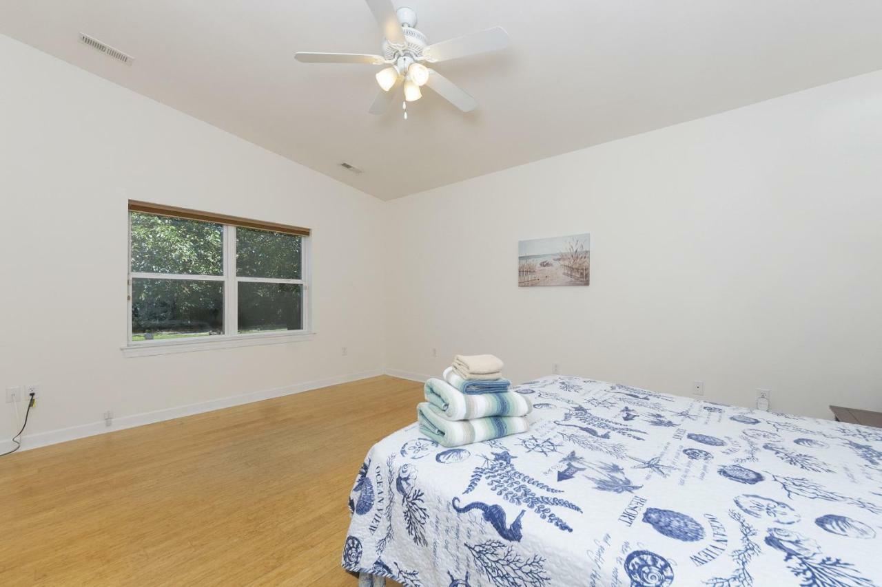 Harbor Delight On The Bay - Private Sandy Beach! * Norfolk