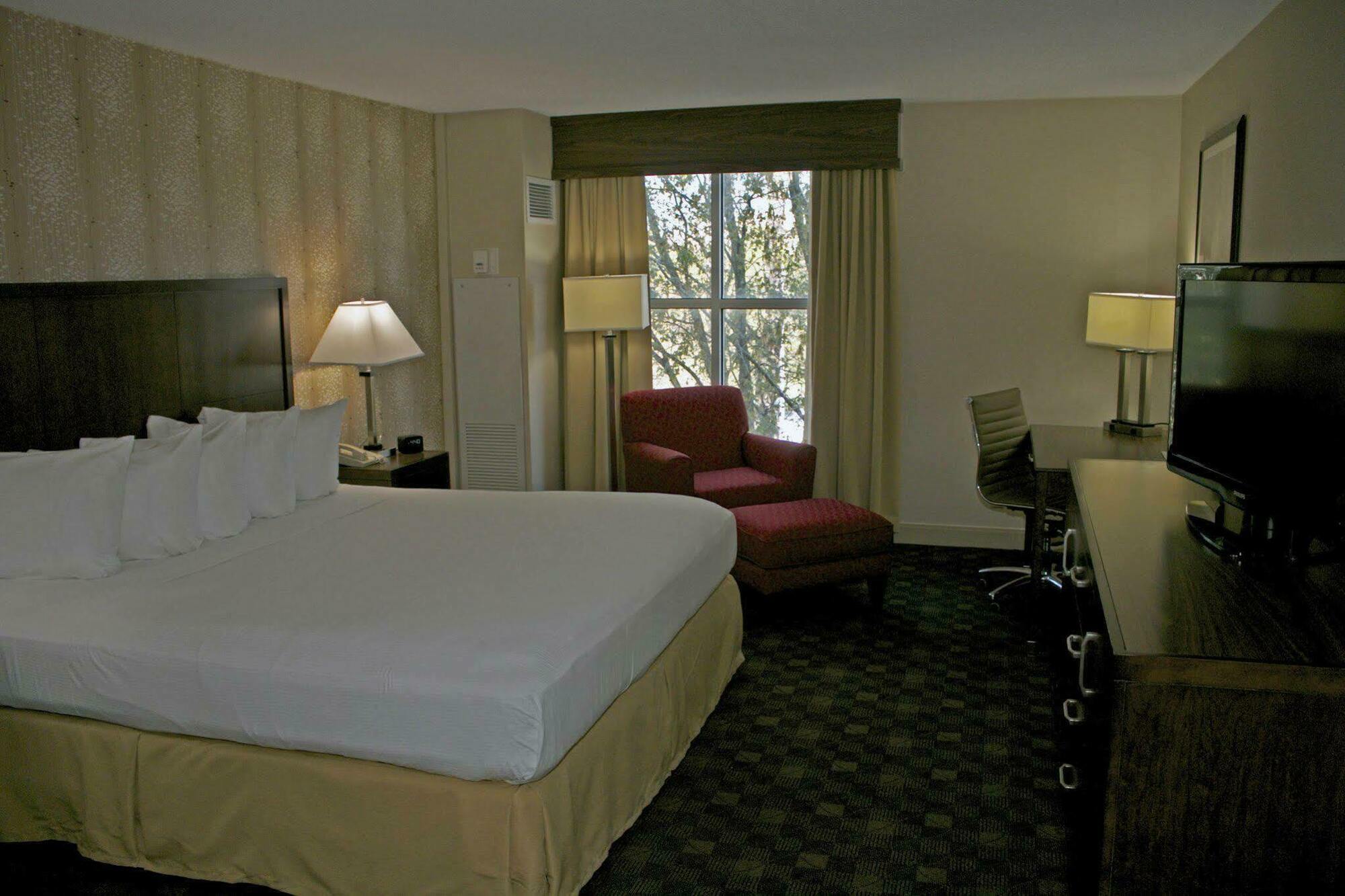 Hotel Doubletree By Hilton Airport
