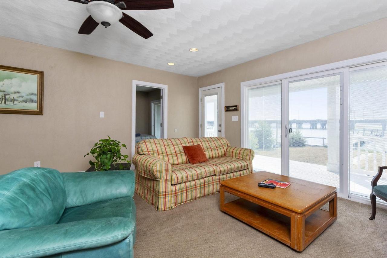 Water Front Delight On The Bay Holiday home