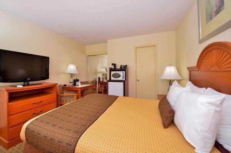 Western Sands & Hotel Norfolk