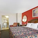 Days Inn By Wyndham Norfolk Military Circle