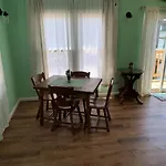 The Boat House - Water Front, Wifi, Pet Friendly Home