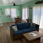 The Boat House - Water Front, Wifi, Pet Friendly Home