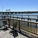 The Boat House - Water Front, Wifi, Pet Friendly Home