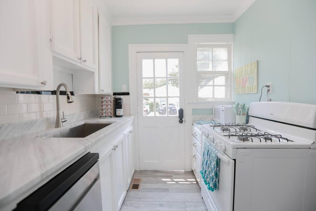 Villa Coastal Getaway At Ocean View Norfolk