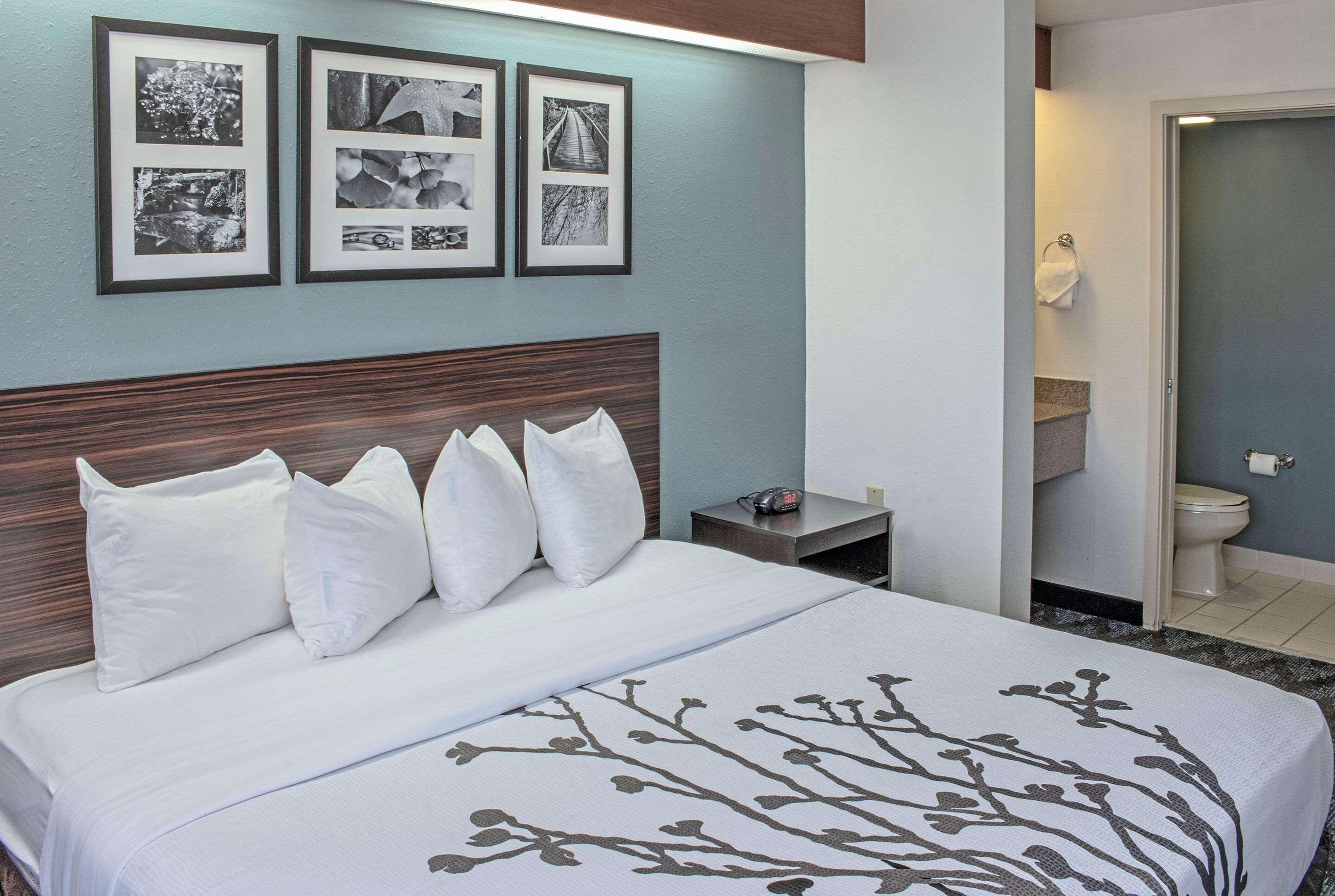 Sleep Wright - Airport Inn 2*