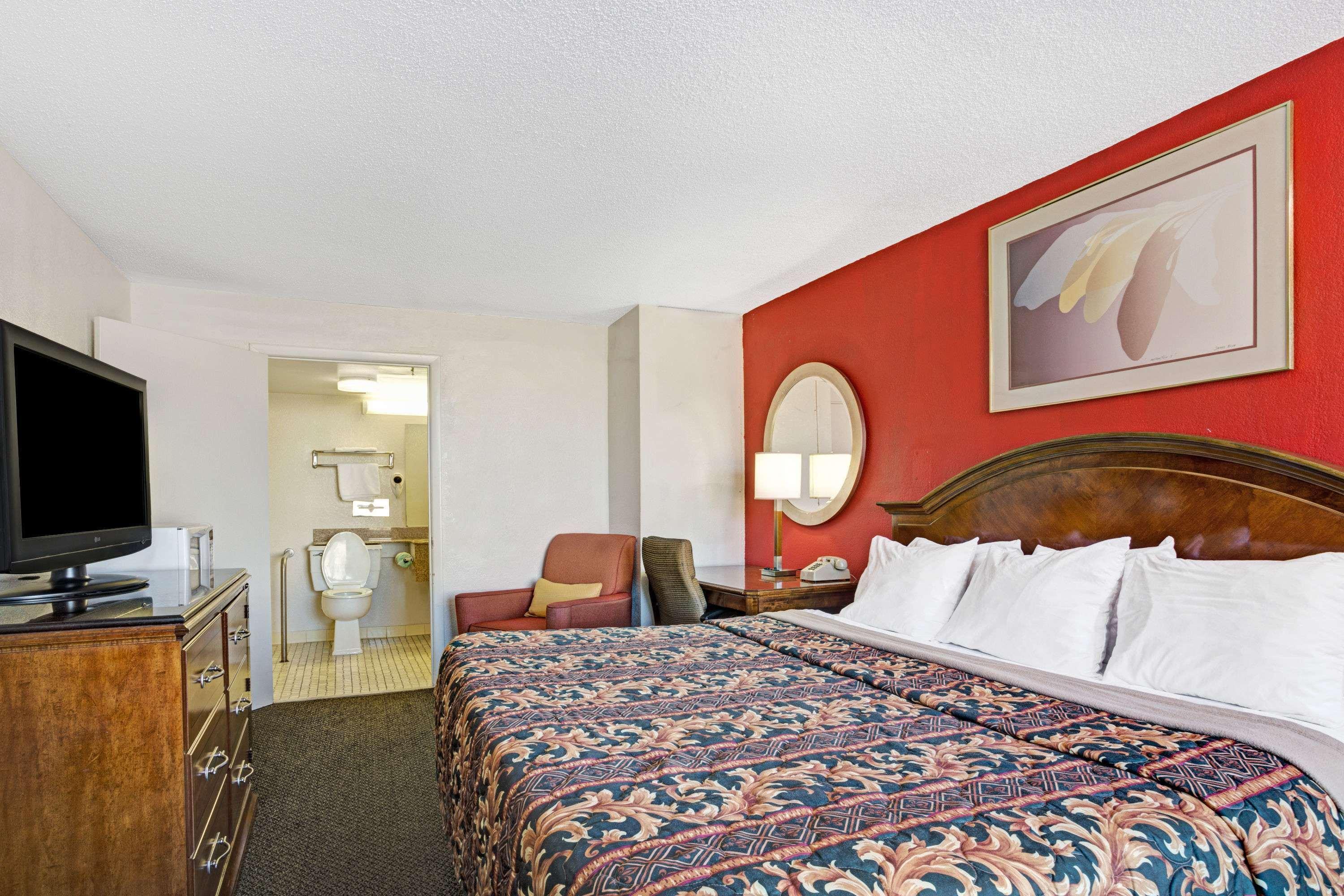 Days By Wyndham Military Circle Norfolk