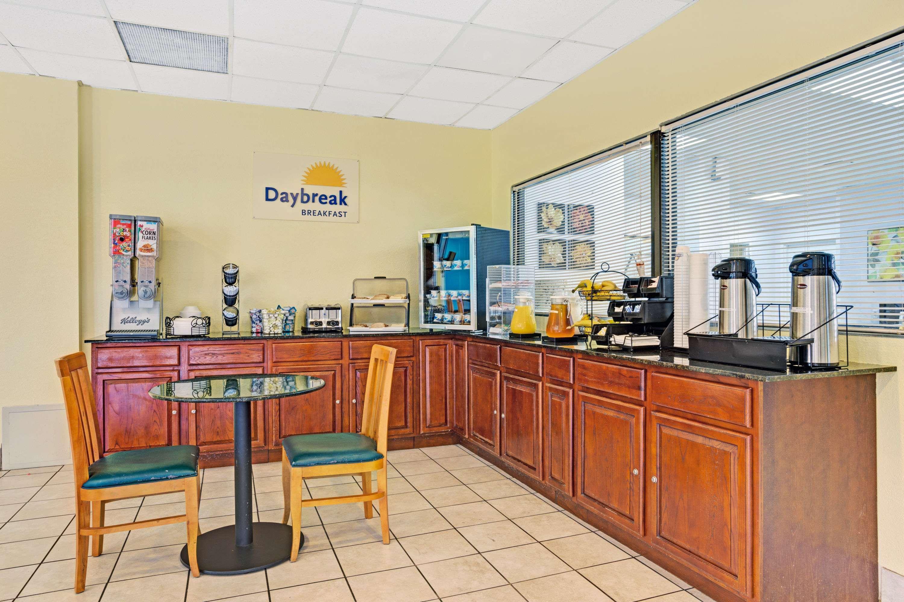 Hotel Days By Wyndham Military Circle Norfolk