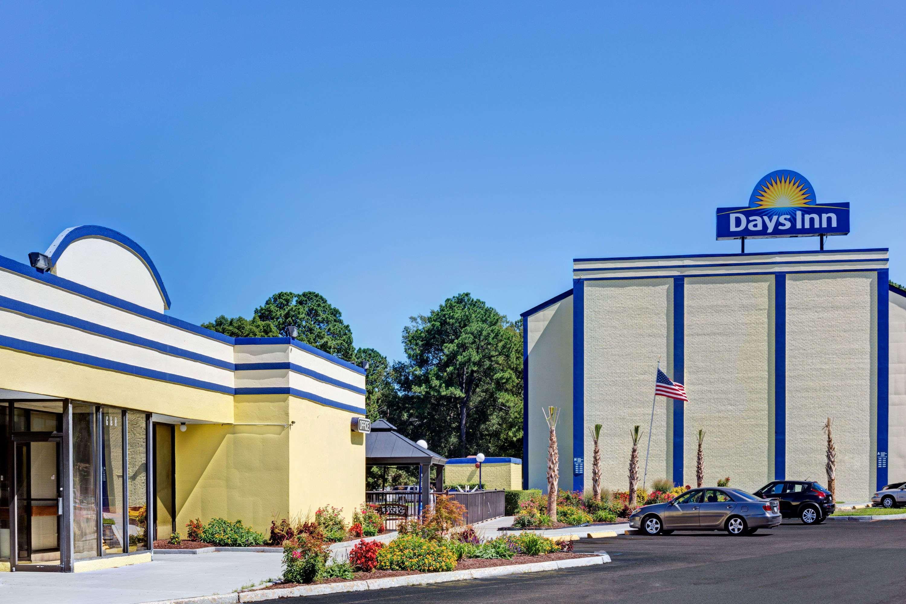 Days By Wyndham Military Circle