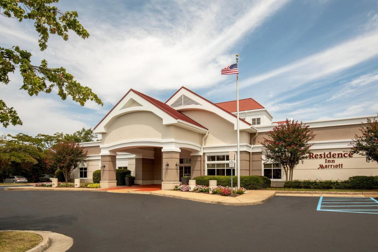 Hotel By Marriott Airport