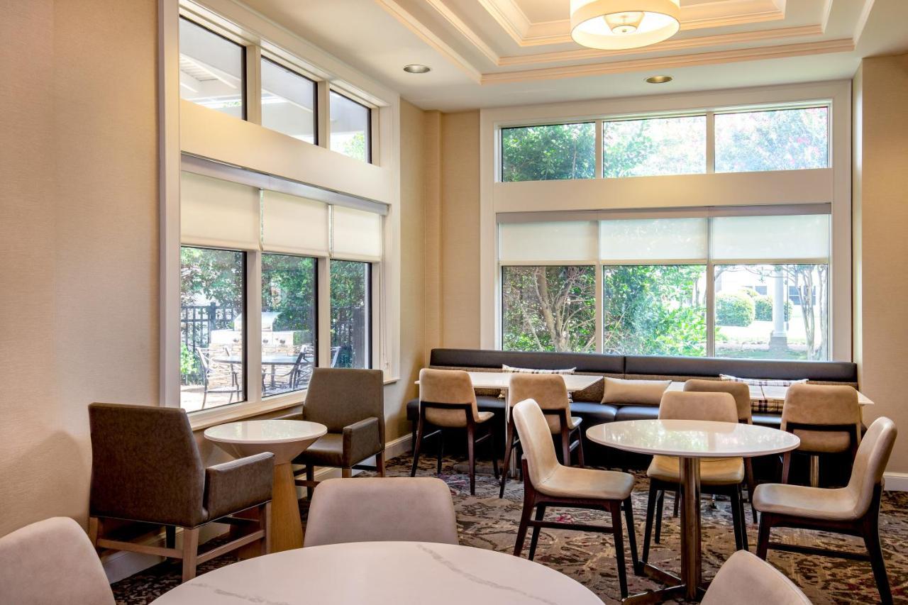 By Marriott Airport Hotel 3*