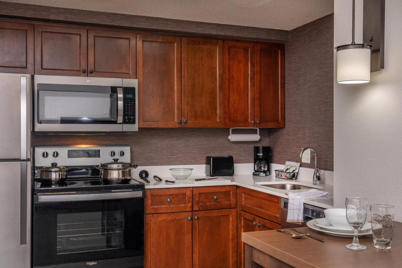 By Marriott Airport 3*