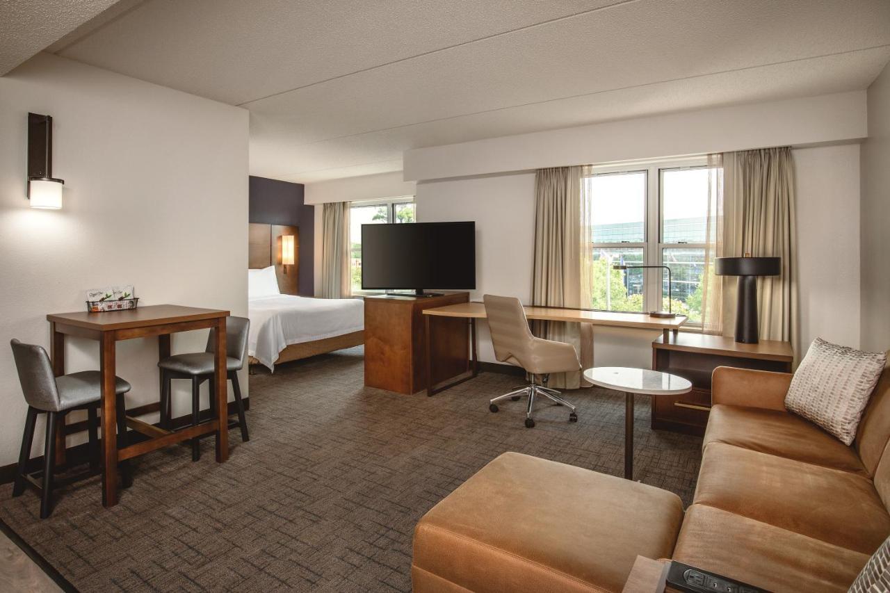 Hotel By Marriott Airport 3*
