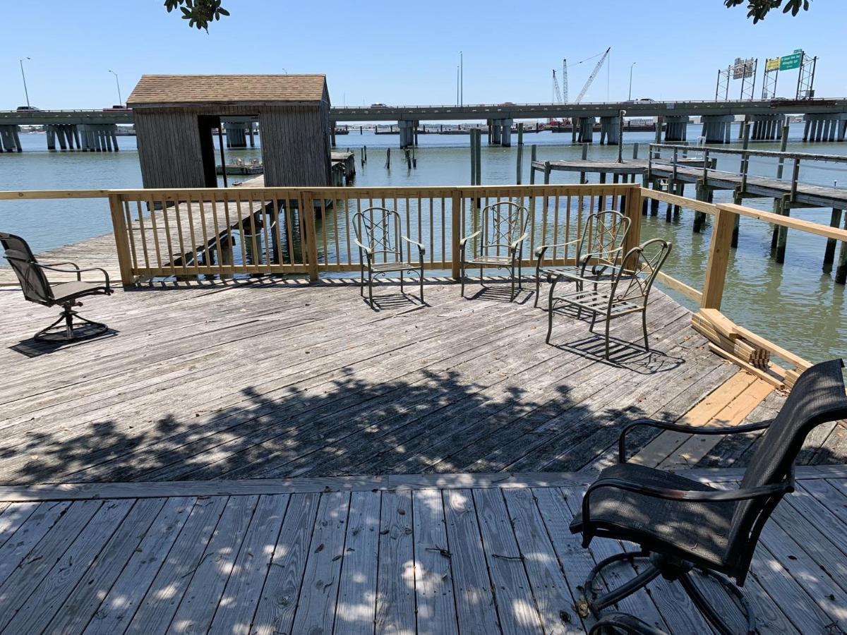 The Boat House - Water Front, Wifi, Pet Friendly *