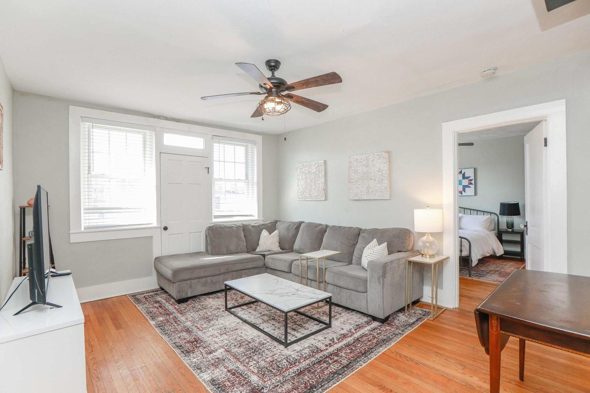 Sojourn At Colley Manor Unit 3 Sleeps 4 Apartment