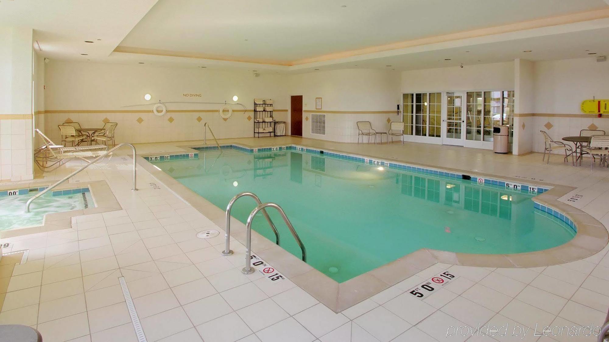 Hotel By Marriott Airport