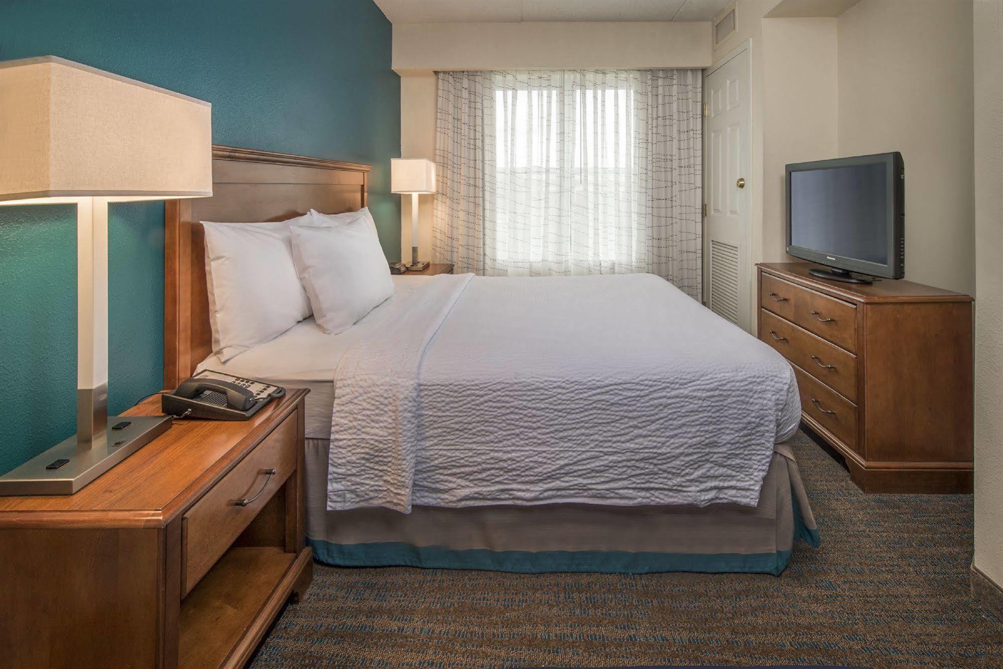 Hotel By Marriott Airport Norfolk