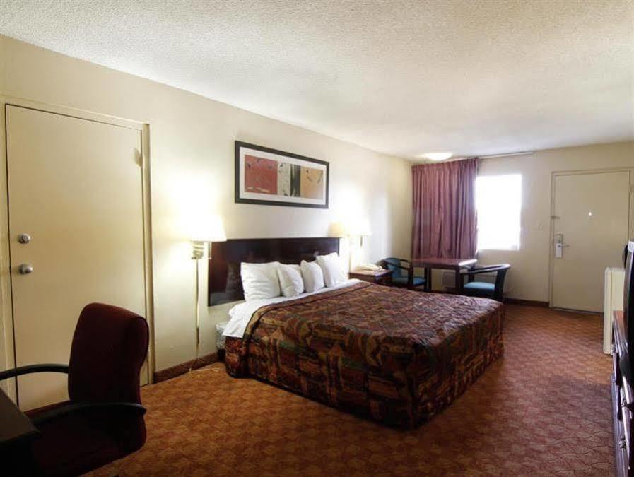 M Star Virginia Hotel