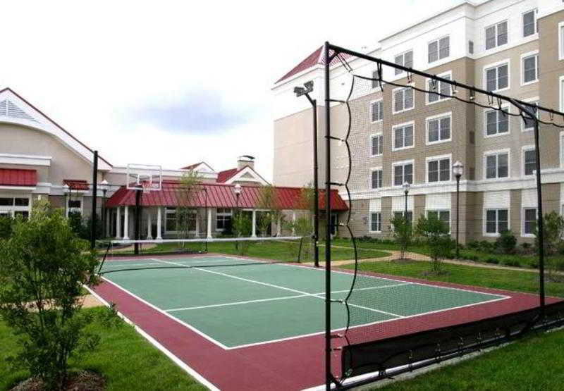 By Marriott Airport Hotel 3*