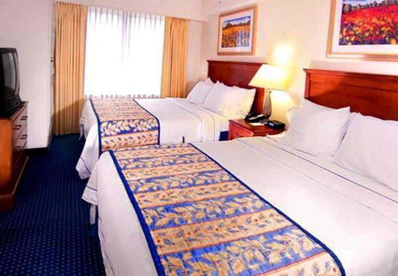 Hotel By Marriott Airport Norfolk