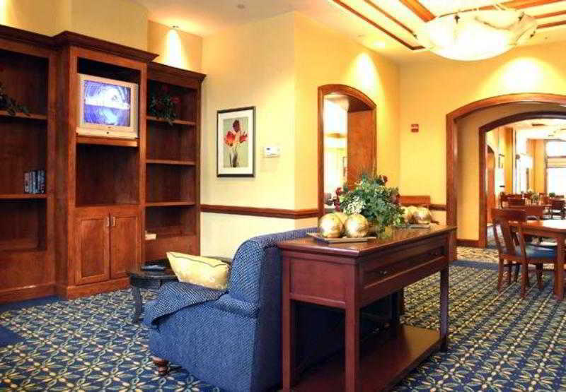 Hotel By Marriott Airport