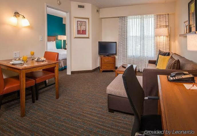 By Marriott Airport 3*